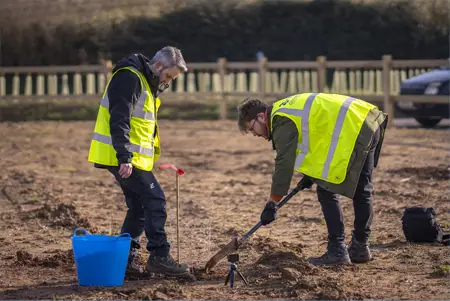 darren and seamus tree planting